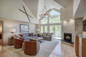 Luxury 4 bedroom Premier Residence at St James Place condo